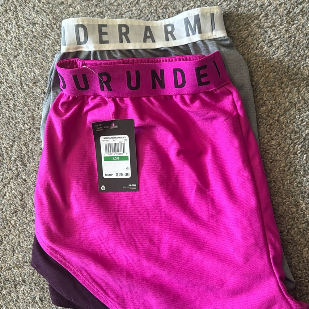 Under Armour never worn shorts.